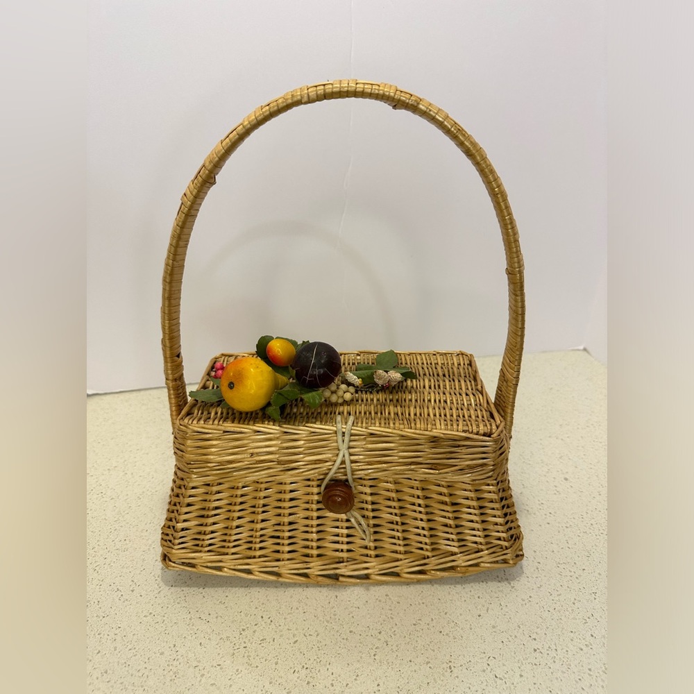 Vintage 1950s “It’s In the Bag” For Ritter Of Japan Fruit and Wicker Handbag